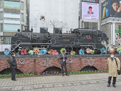 新橋駅前広場に鎮座する蒸気機関車